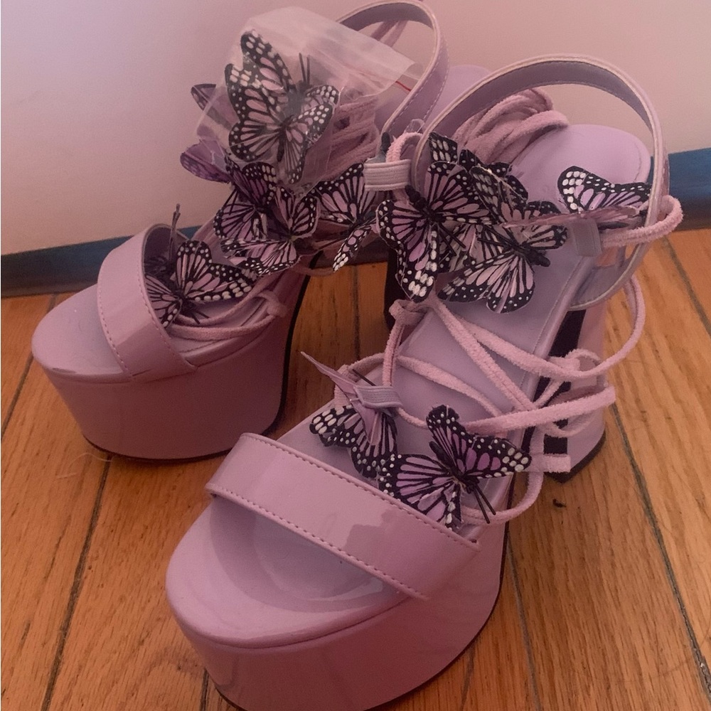 Dollskill Butterfly Heels Lilac